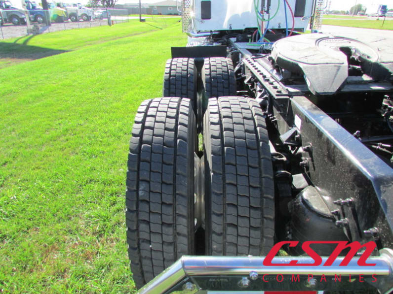 Driver side rear frame and tire tread for this 2026 Kenworth T880 (Stock number: TJ228394)