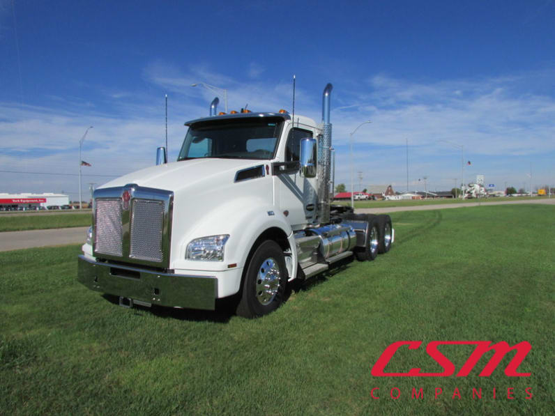Exterior front drivers side for this 2026 Kenworth T880 (Stock number: TJ228394)