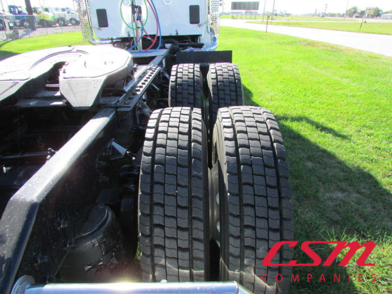 Passenger side rear frame and tire tread for this 2026 Kenworth T880 (Stock number: TJ228394)