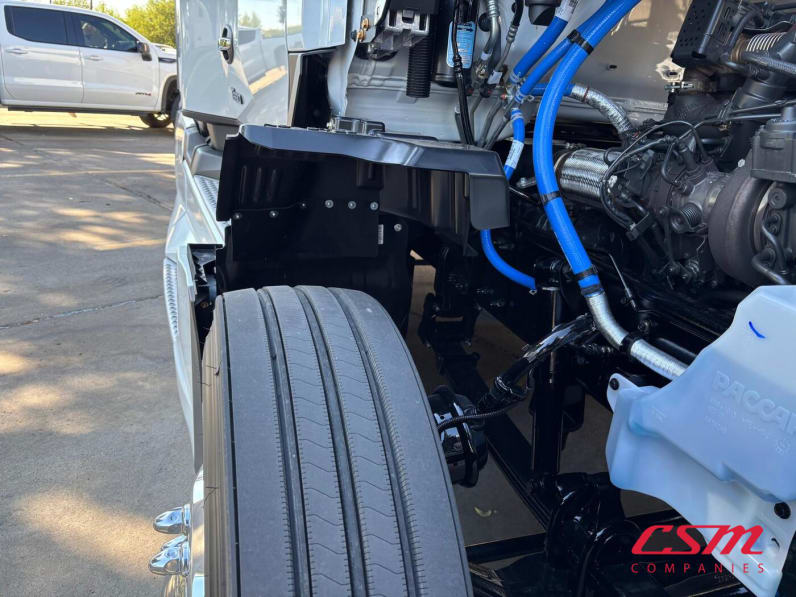 Passenger side front tire tread for this 2026 Kenworth T680 (Stock number: TJ228723)