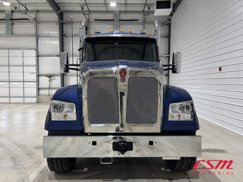 Exterior full front view for this 2026 Kenworth T880S (Stock number: TJ228891)Weeee