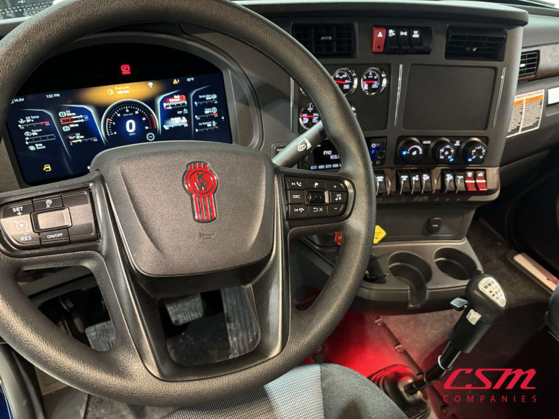 Interior dash for this 2026 Kenworth T880S (Stock number: TJ228891)Weeee