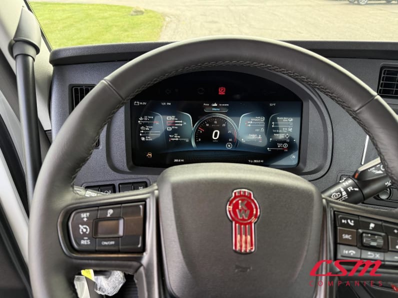 Interior steering wheel for this 2026 Kenworth T880 (Stock number: TJ229047)Weeee