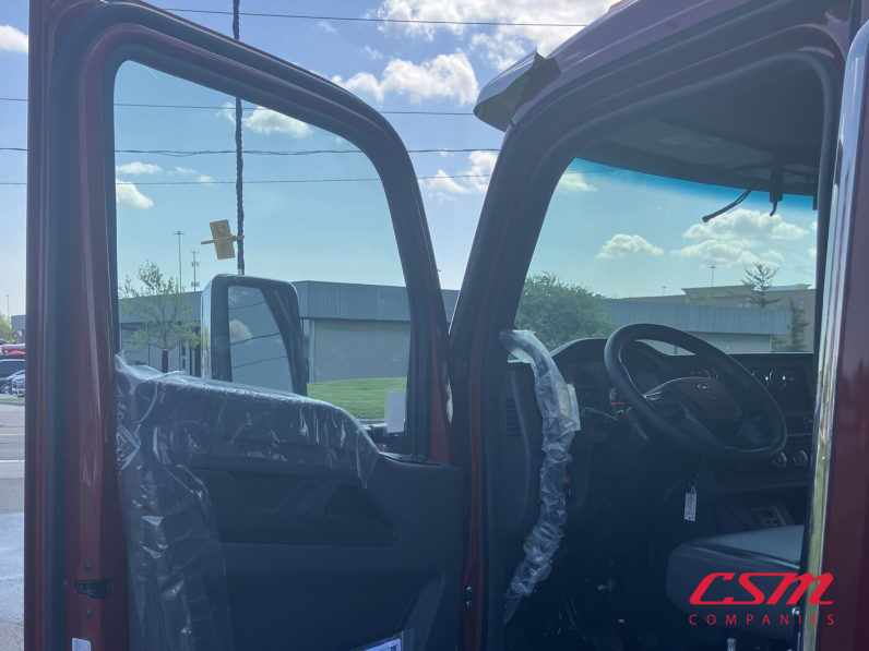 Drivers side door open for this 2026 Kenworth T480 (Stock number: TJ229063)Weeee