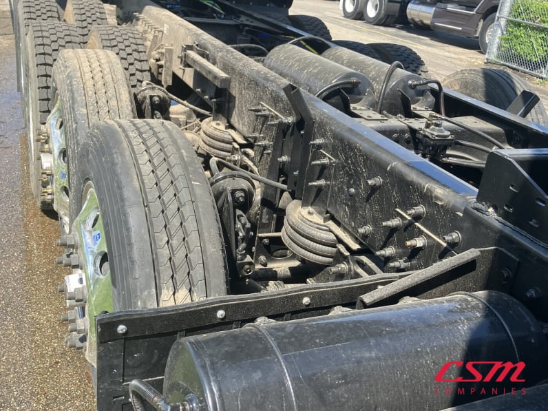Passenger side rear frame and tire tread for this 2026 Kenworth T480 (Stock number: TJ229063)Weeee
