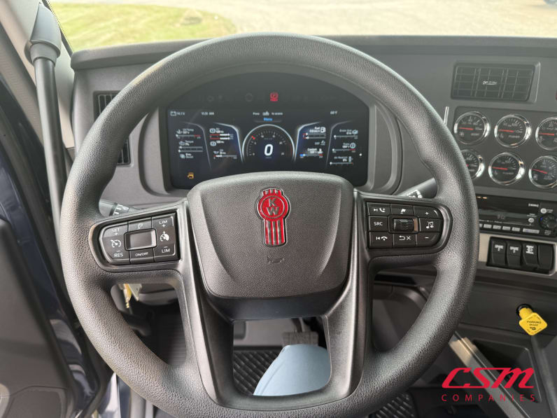 Interior dash for this 2026 Kenworth T880 (Stock number: TJ229160)Weeee