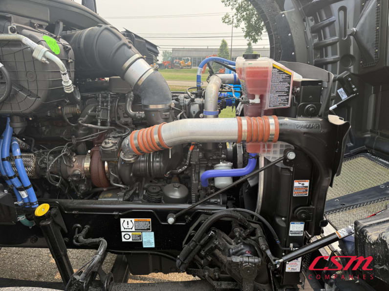 Passenger side engine for this 2026 Kenworth T880 (Stock number: TJ229160)Weeee