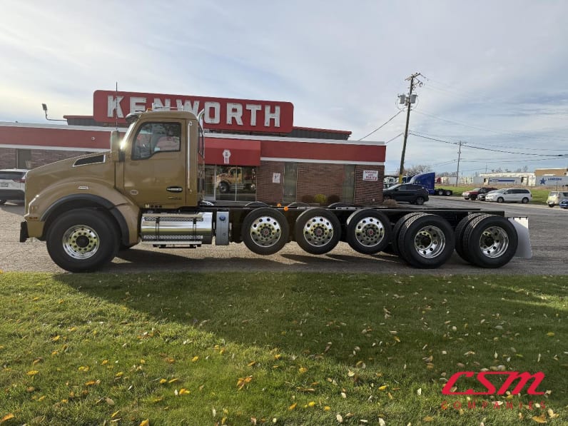 Exterior full driver side for this 2026 Kenworth T880 (Stock number: TJ229161)Weeee