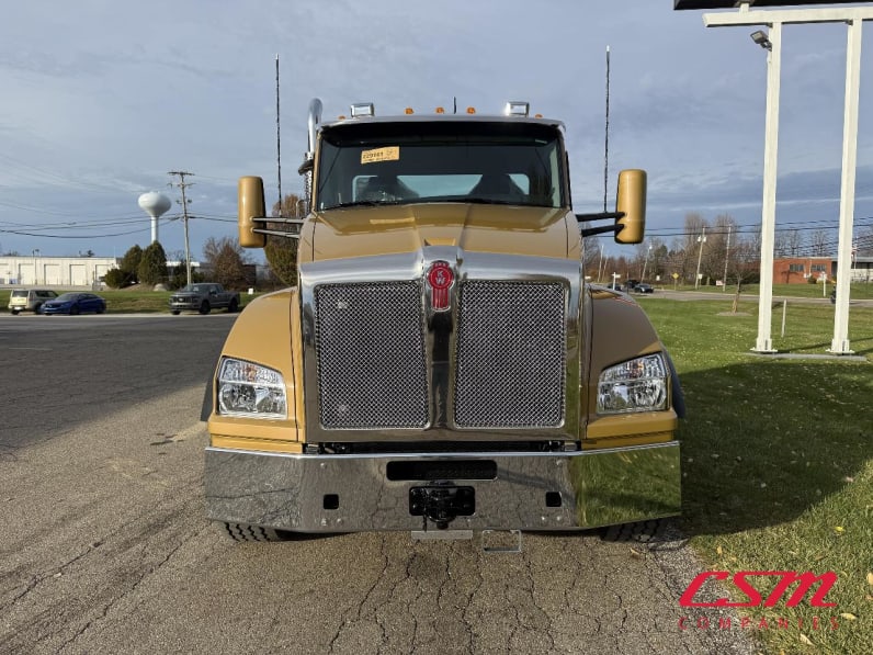 Exterior full front view for this 2026 Kenworth T880 (Stock number: TJ229161)Weeee