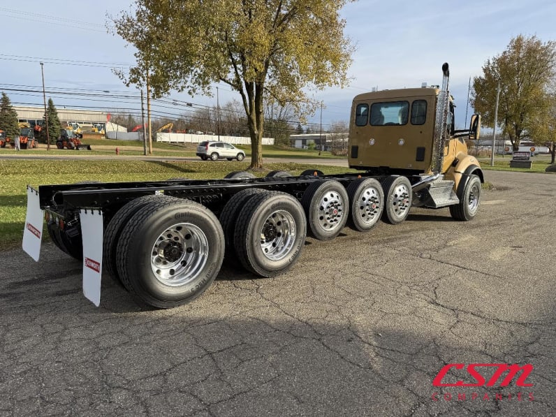 Exterior rear passenger side for this 2026 Kenworth T880 (Stock number: TJ229161)Weeee