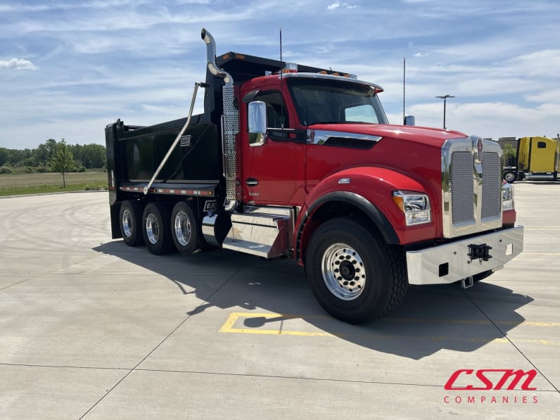 Exterior front passenger side for this 2026 Kenworth T880S (Stock number: TJ229648)Weeee
