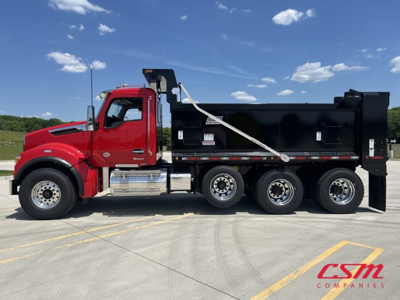 Exterior full driver side for this 2026 Kenworth T880S (Stock number: TJ229648)Weeee