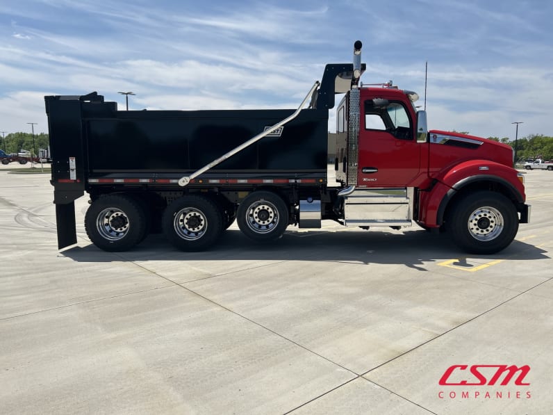Exterior full passenger side for this 2026 Kenworth T880S (Stock number: TJ229648)Weeee