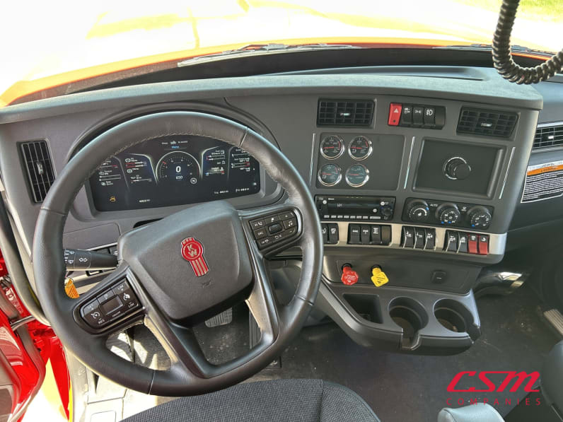 Interior dash for this 2026 Kenworth T880S (Stock number: TJ229648)Weeee