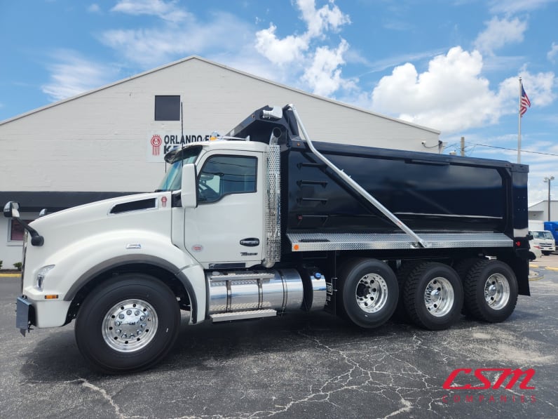 Exterior full driver side for this 2026 Kenworth T880 (Stock number: TJ230001)Weeee