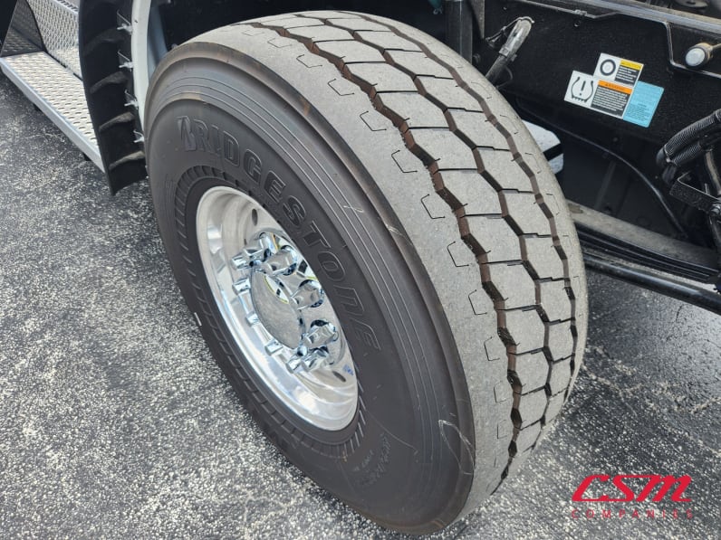 Passenger side front tire tread for this 2026 Kenworth T880 (Stock number: TJ230001)Weeee