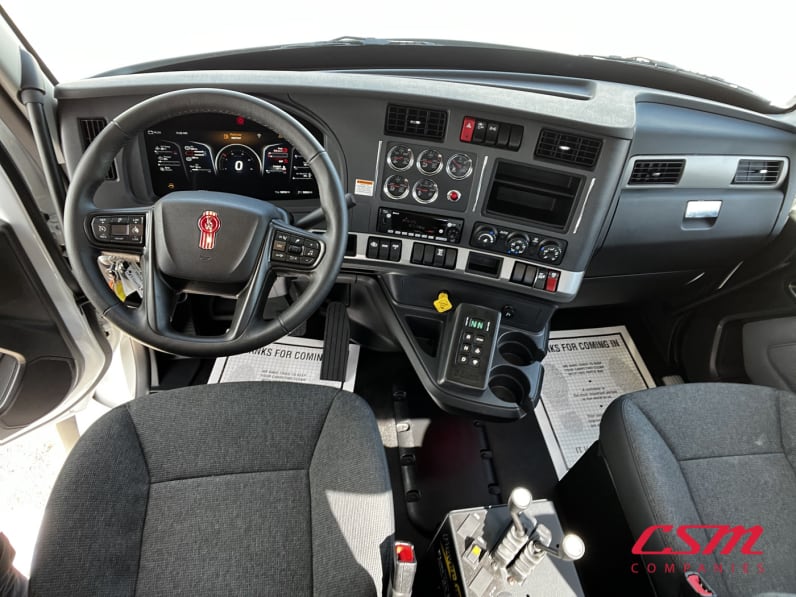 Interior cockpit for this 2026 Kenworth T880 (Stock number: TJ230038)Weeee