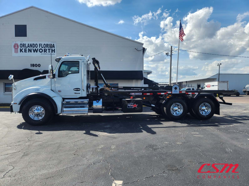Exterior full driver side for this 2026 Kenworth T880 (Stock number: TJ230039)Weeee