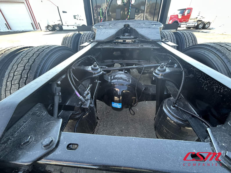 Center rear frame for this 2026 Kenworth T880 (Stock number: TJ230040)Weeee