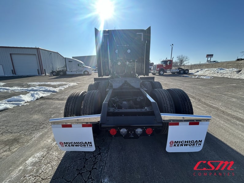 Exterior full rear view for this 2026 Kenworth T880 (Stock number: TJ230040)Weeee