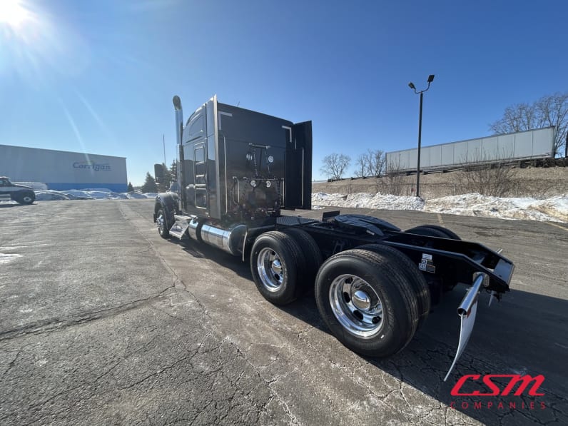 Exterior rear driver side for this 2026 Kenworth T880 (Stock number: TJ230040)Weeee