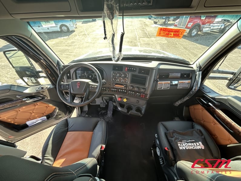 Interior cockpit for this 2026 Kenworth T880 (Stock number: TJ230040)Weeee