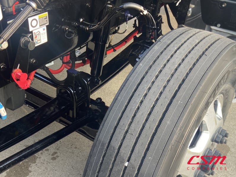 Driver side front tire tread for this 2026 Kenworth T880 (Stock number: TJ230136)Weeee