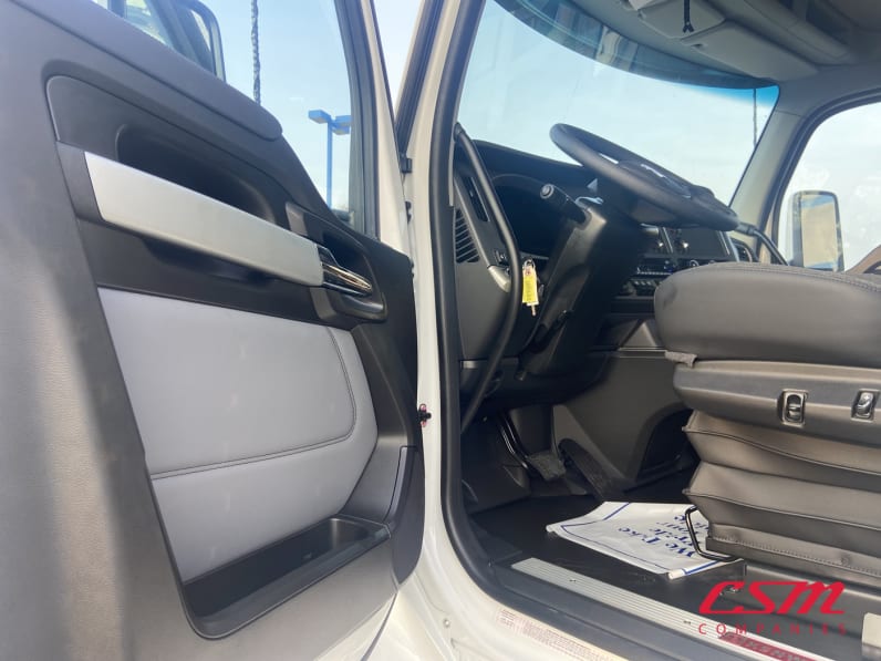 Drivers side door open for this 2026 Kenworth T880 (Stock number: TJ230136)Weeee