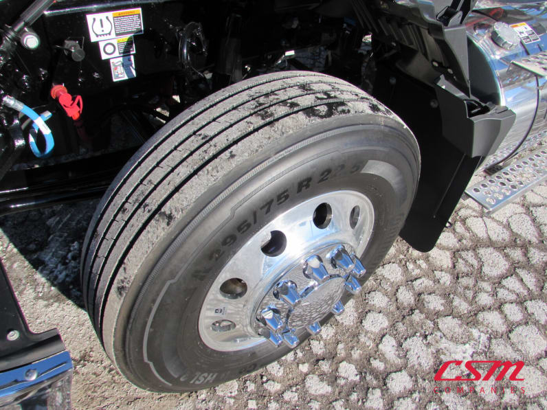 Driver side front tire tread for this 2026 Kenworth T680 Short Hood (Stock number: TJ230322)