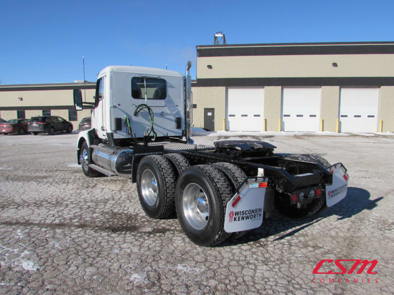 Exterior rear driver side for this 2026 Kenworth T680 Short Hood (Stock number: TJ230322)