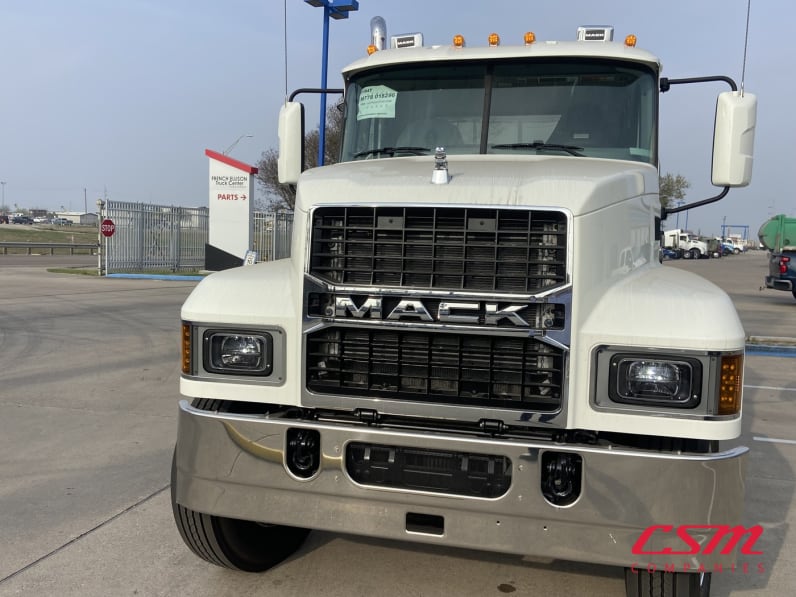 Exterior full front view for this 2026 Mack Pinnacle PI64 (Stock number: TM018296)