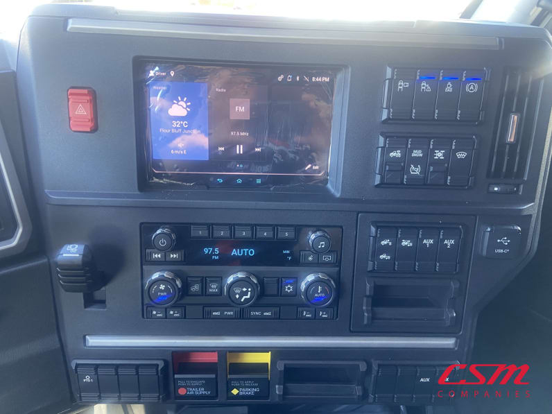 Interior radio and navigation system for this 2026 Mack Pioneer HB64T (Stock number: TM100262)