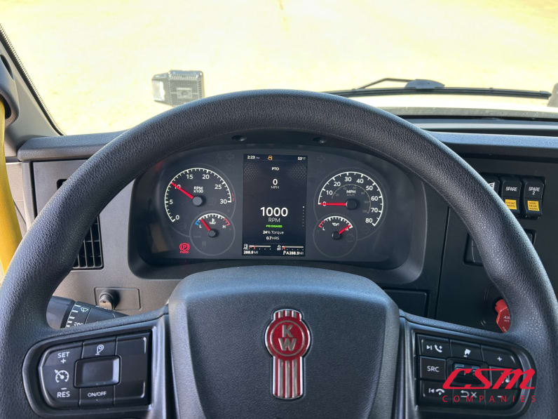 Interior steering wheel for this 2026 Kenworth T280 (Stock number: TM219228)Weeee