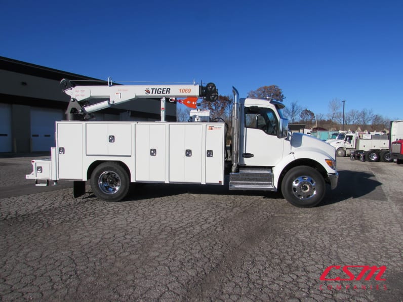 Exterior full passenger side for this 2026 Kenworth T380 (Stock number: TM223844)