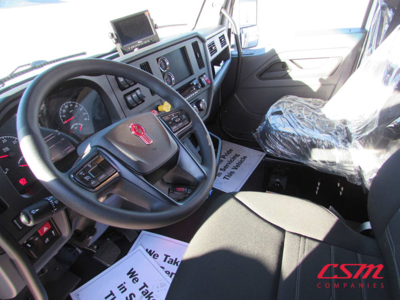 Interior seats for this 2026 Kenworth T380 (Stock number: TM223844)