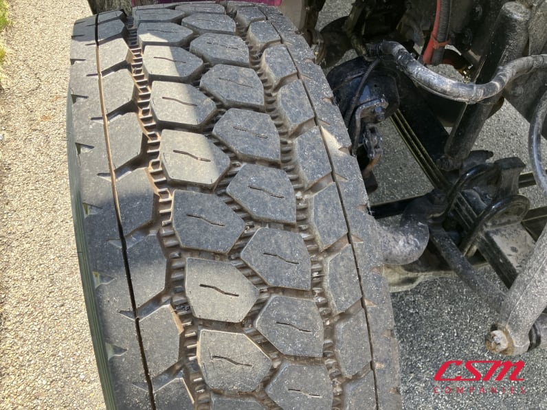 Passenger side front tire tread for this 2026 Kenworth T480 (Stock number: TM223983)Weeee