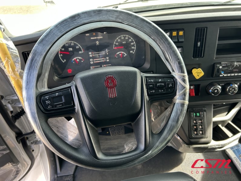 Interior steering wheel for this 2026 Kenworth T280 (Stock number: TM229052)Weeee