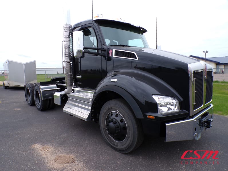 Exterior front passenger side for this 2026 Kenworth T880 (Stock number: TR195419)Weeee