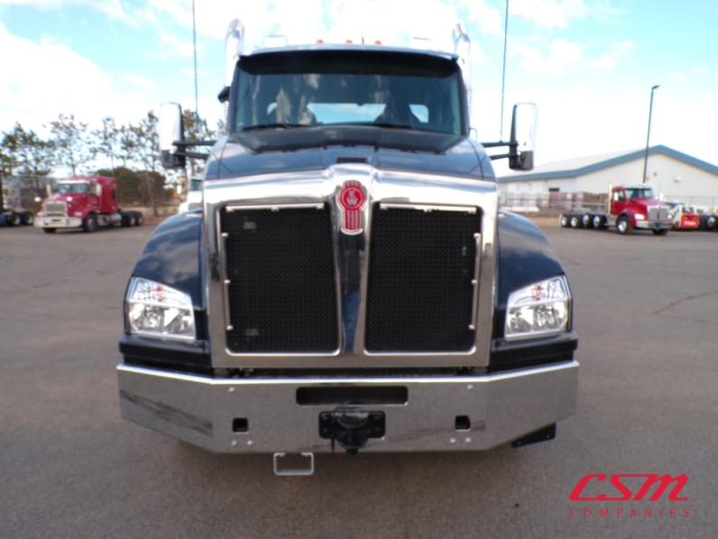 Exterior full front view for this 2026 Kenworth T880 (Stock number: TR195419)