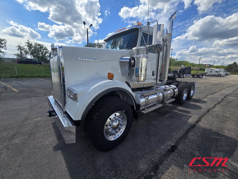 Exterior front drivers side for this 2025 Kenworth W900B (Stock number: TR208424)