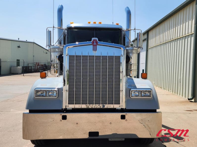 Exterior full front view for this 2026 Kenworth W900L (Stock number: TR216633)