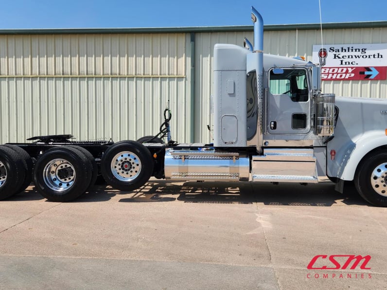 Exterior full passenger side for this 2026 Kenworth W900L (Stock number: TR216633)