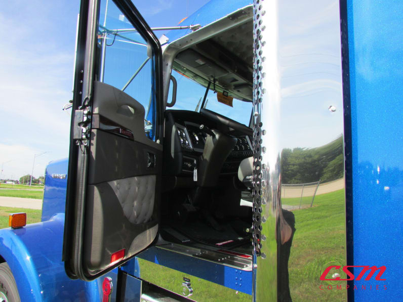 Drivers side door open for this 2026 Kenworth W900L (Stock number: TR218306)