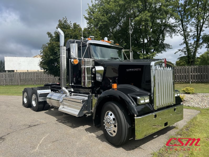 Exterior front passenger side for this 2026 Kenworth W900L (Stock number: TR218357)