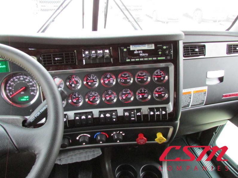 Interior radio and navigation system for this 2026 Kenworth W900L (Stock number: TR224556)