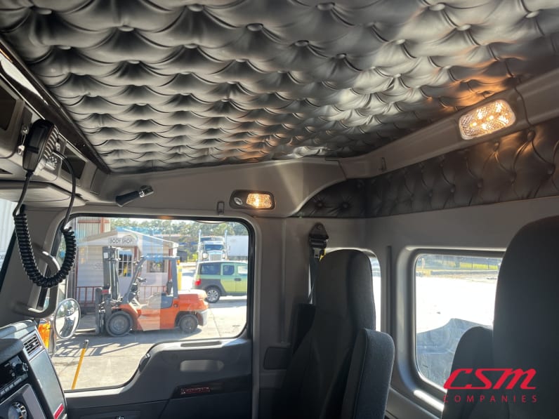 TR224699-2026-Kenworth-W900L