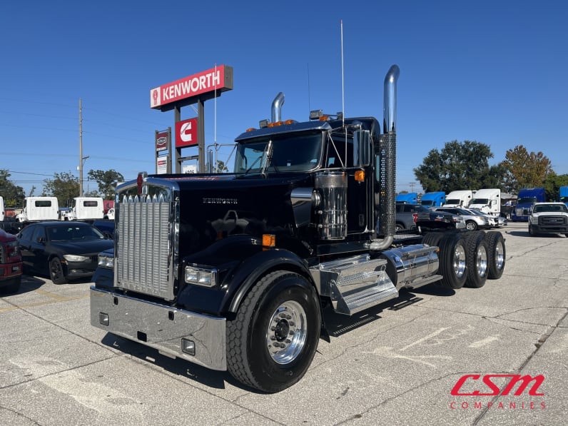 Exterior front drivers side for this 2026 Kenworth W900L (Stock number: TR224699)
