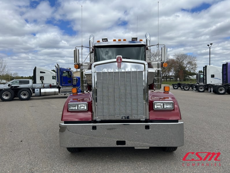 Exterior full front view for this 2026 Kenworth W900L (Stock number: TR230529)Weeee