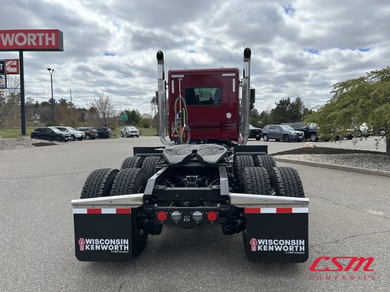 Exterior full rear view for this 2026 Kenworth W900L (Stock number: TR230529)Weeee