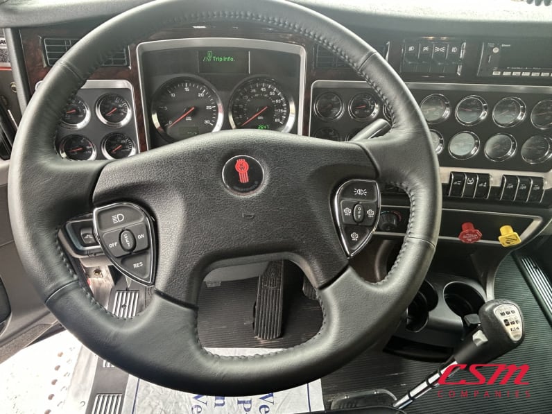 Interior steering wheel for this 2026 Kenworth W900L (Stock number: TR230529)Weeee